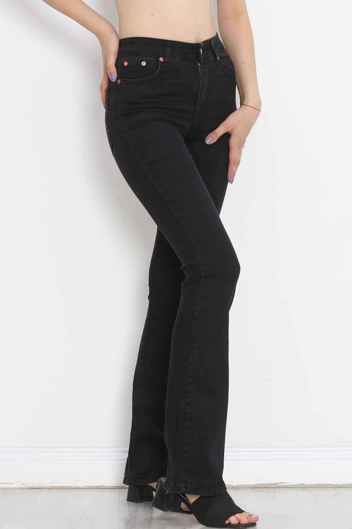 Flared Jeans Black2 - 18688.1431.