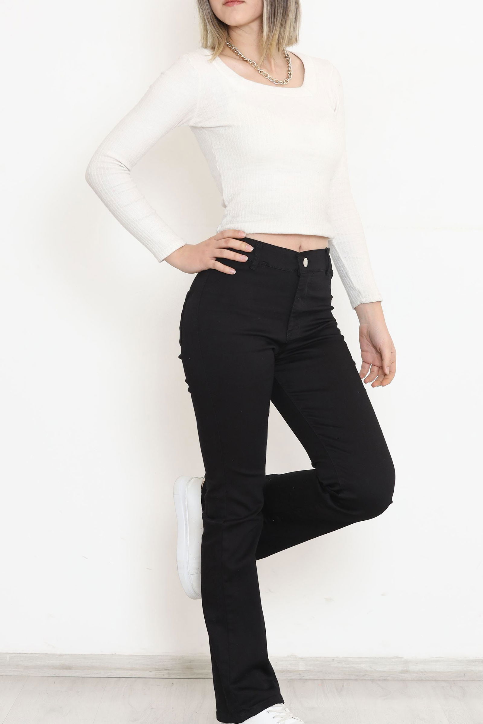 Flared Jeans with Pockets Black - 12606.1431.