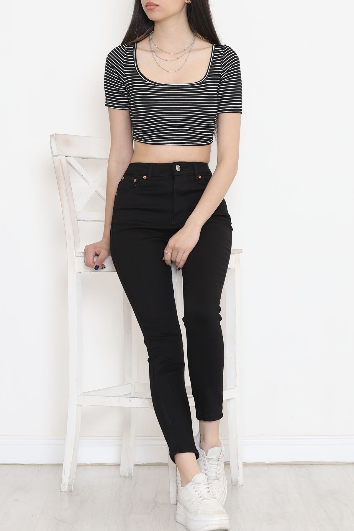 Narrow Leg Lycra Jeans Black - 18221.1431.