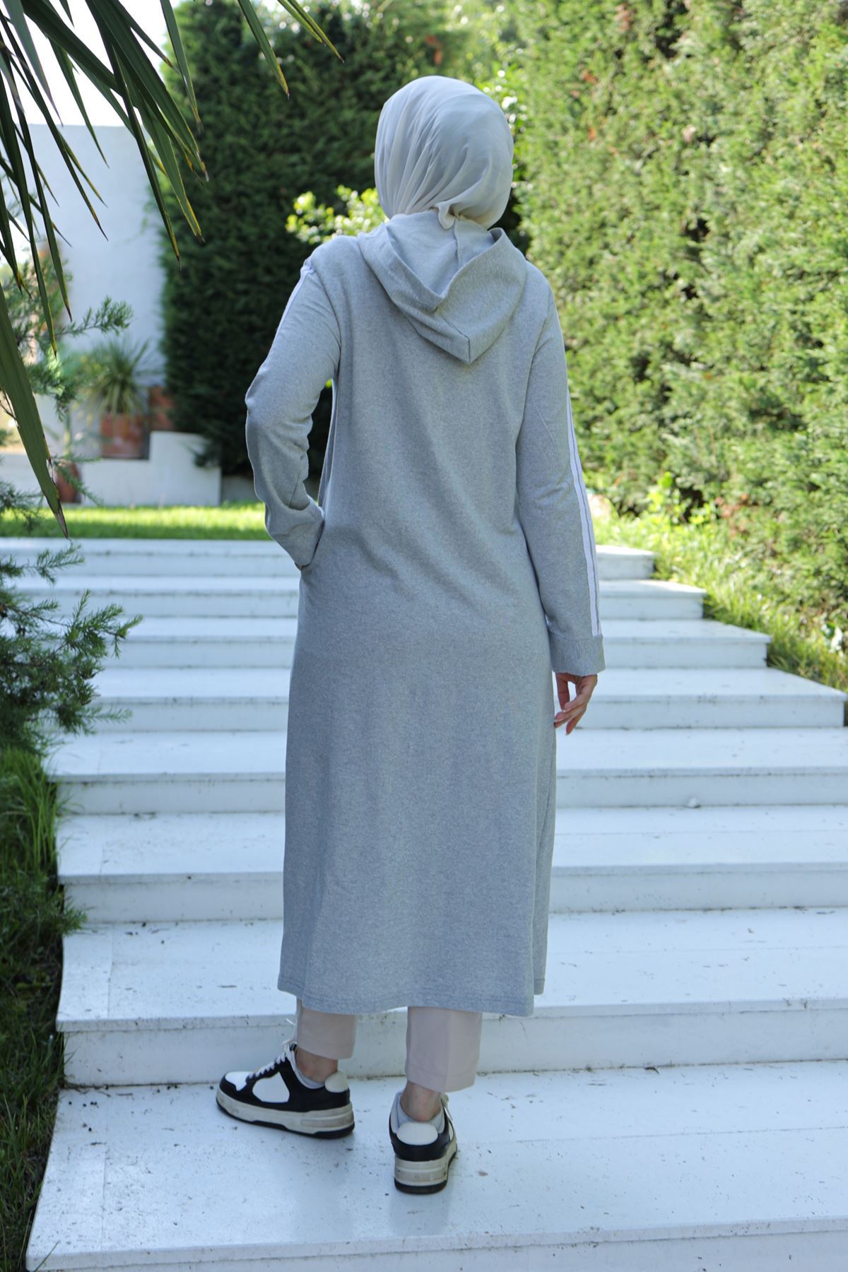 Striped Abaya Gray - 20339.1778.