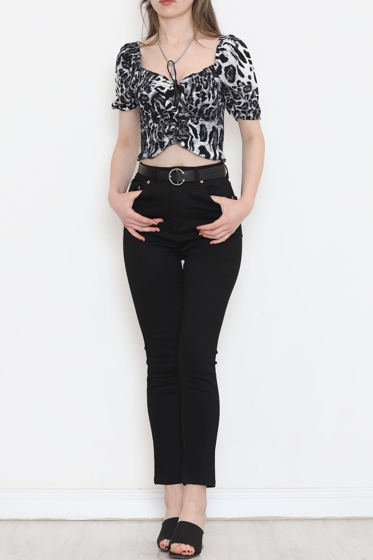 Narrow Leg Lycra Jeans Black1 - 18221.1431.