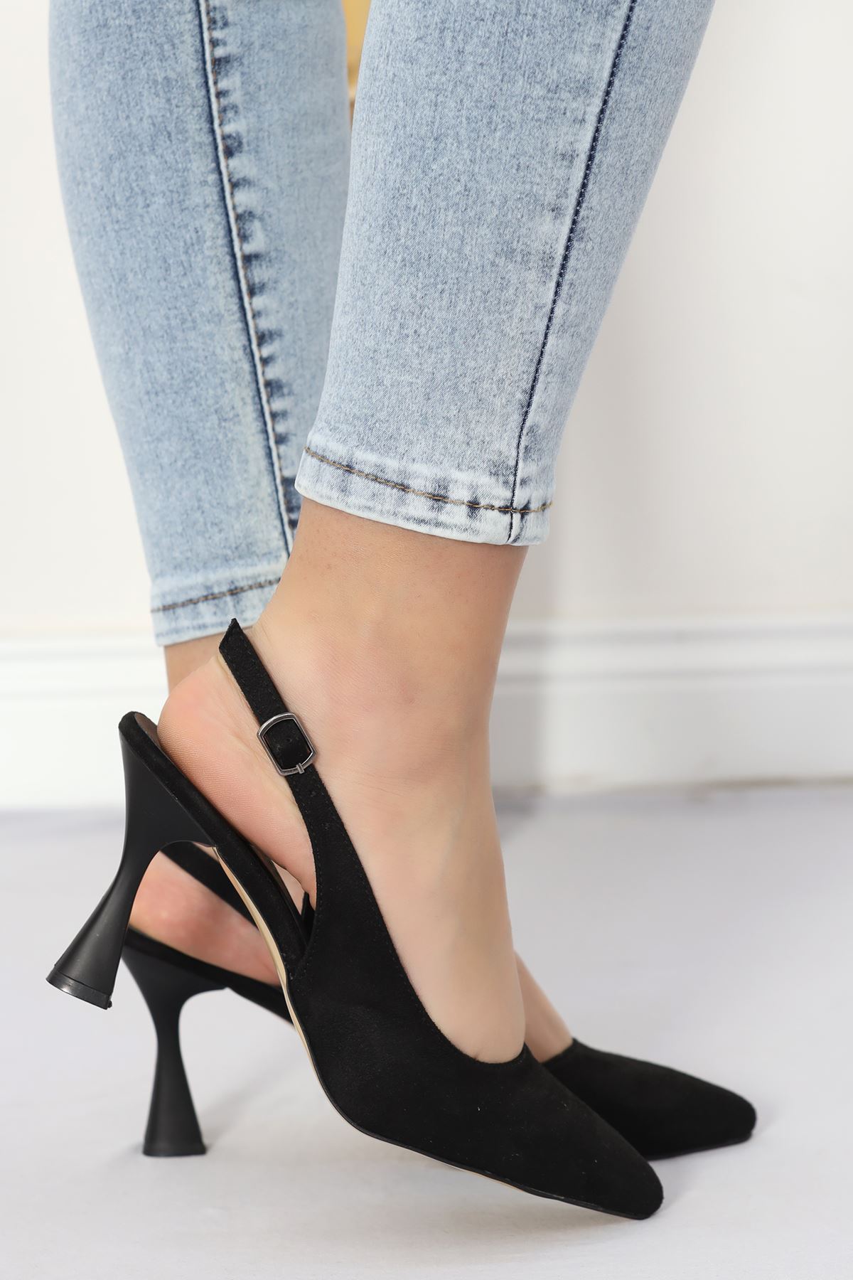 7 Cm Heeled Shoes Suede Black - 11847.264.