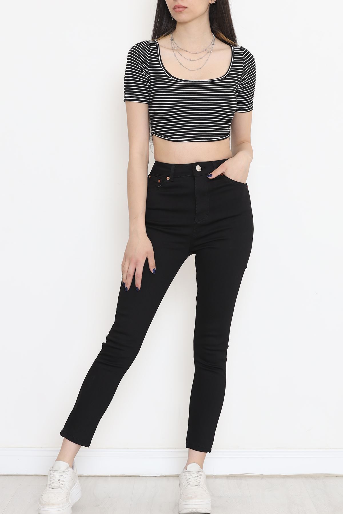 Narrow Leg Lycra Jeans Black - 18221.1431.