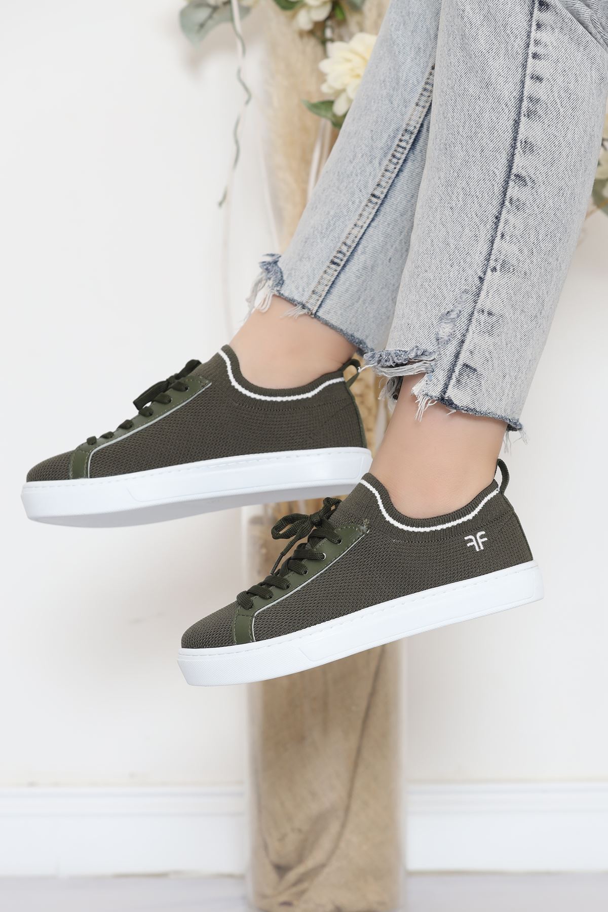 Casual Sneakers Green - 18637.264.