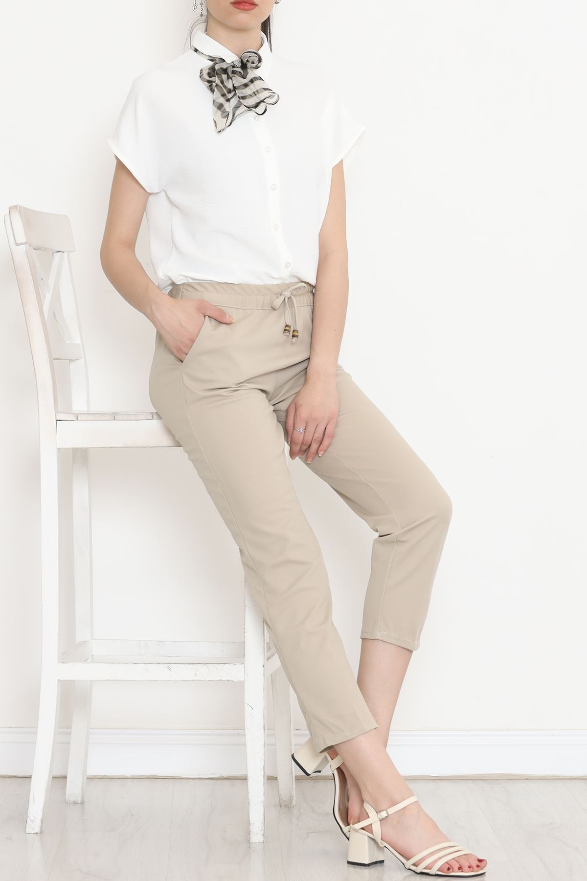 Crepe Lace-up Detailed Pants Beige - 152429.1778.