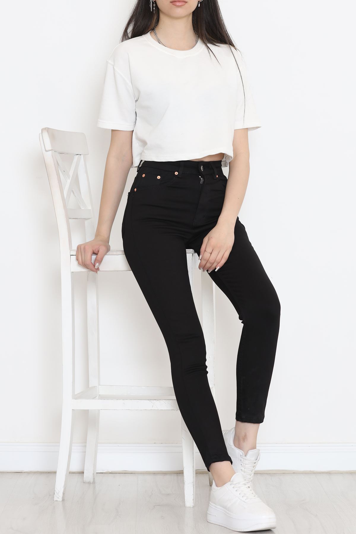 Narrow Leg Jeans Black1 - 18232.1431.