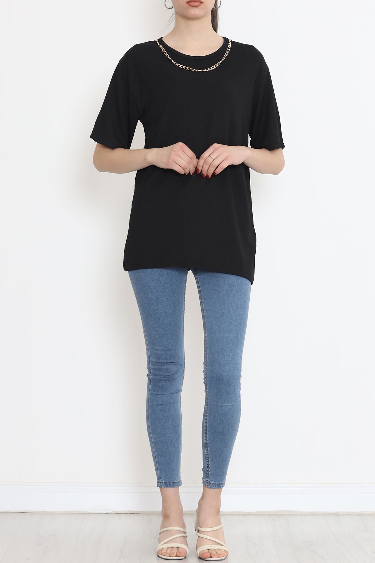 T-shirt with Collar Chain Detail Black - 2494.555.