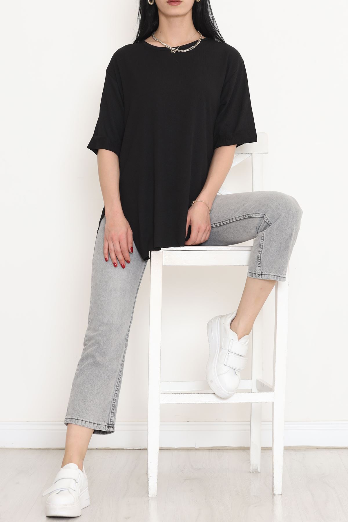 Short Sleeve Slit T-Shirt Black - 2499.555.