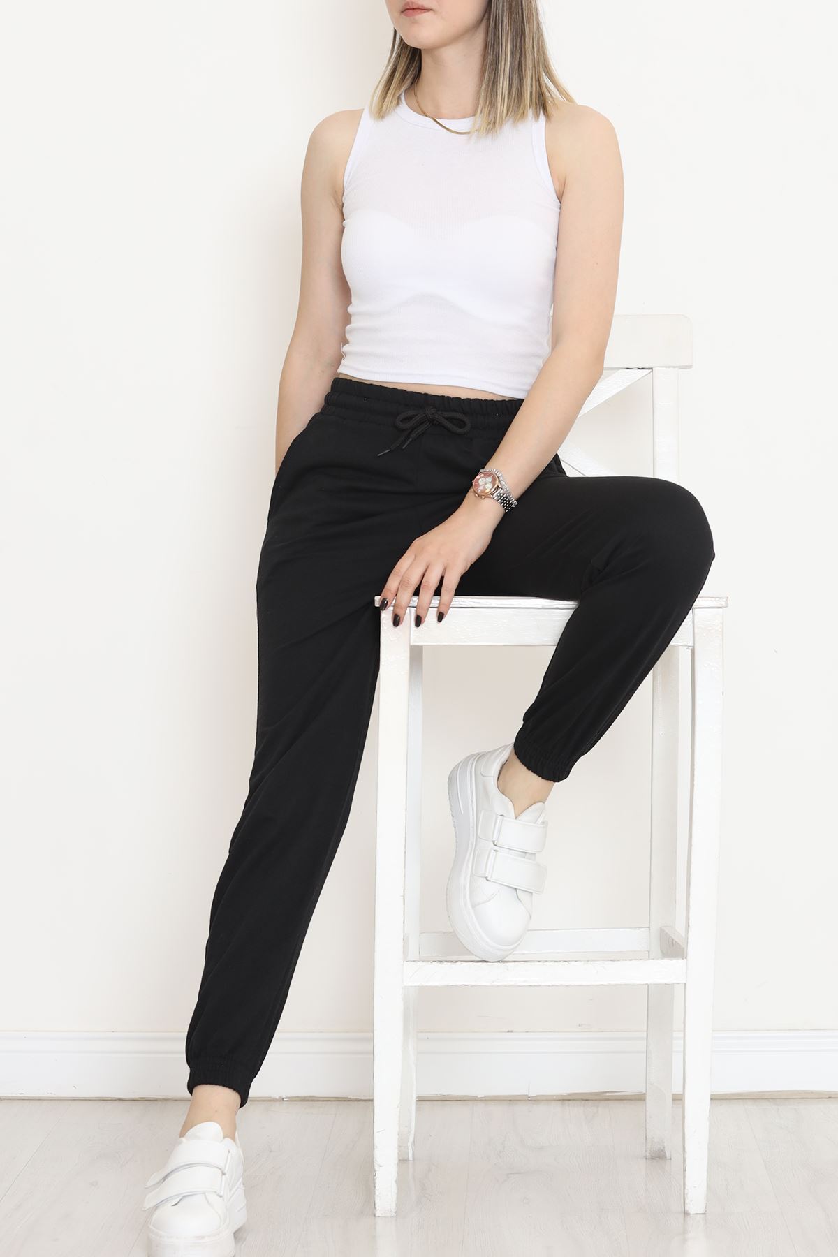 Sweatpants with Elasticized Cuffs Black - 15912.1778.