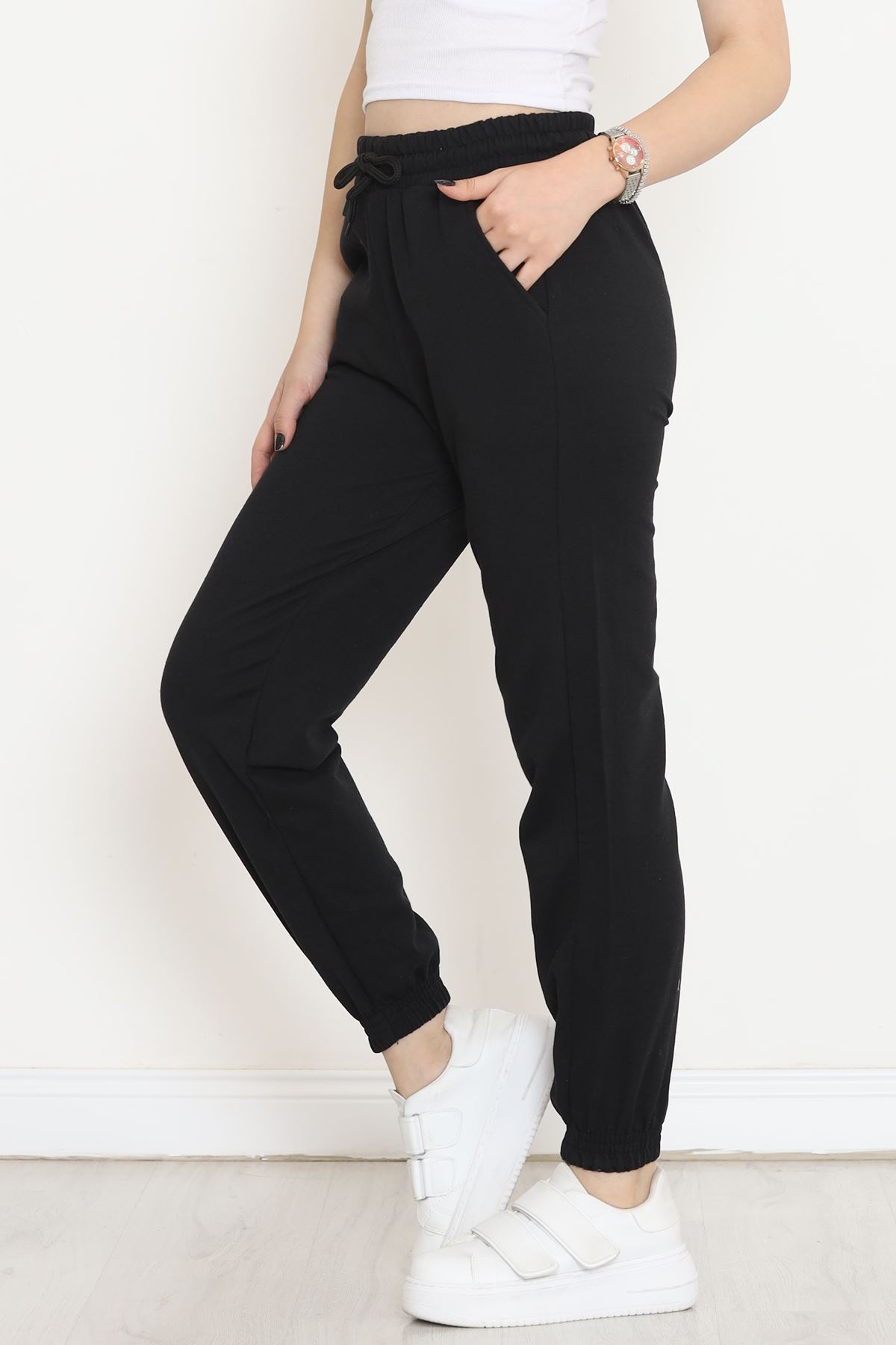 Sweatpants with Elasticized Cuffs Black - 15912.1778.