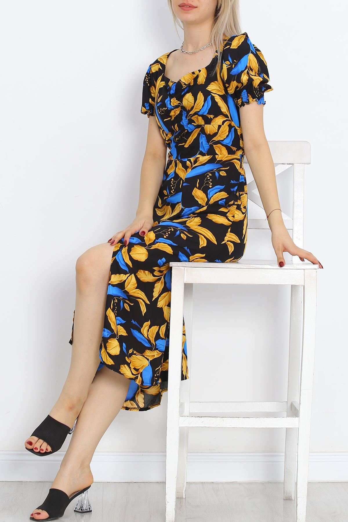 Kiss Neck Dress Black and Yellow - 696.1247.