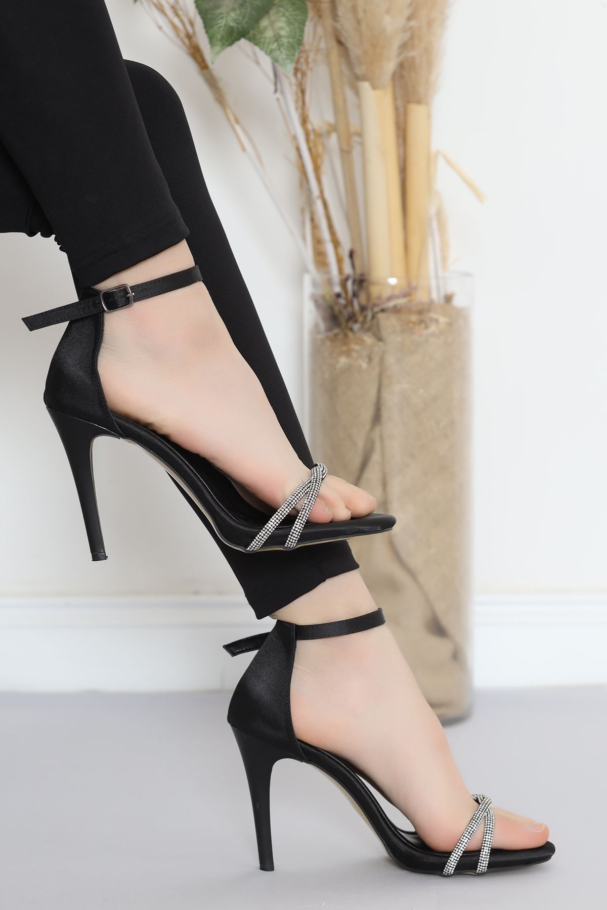 10 Cm Stone Heeled Shoes Black - 18250.264.