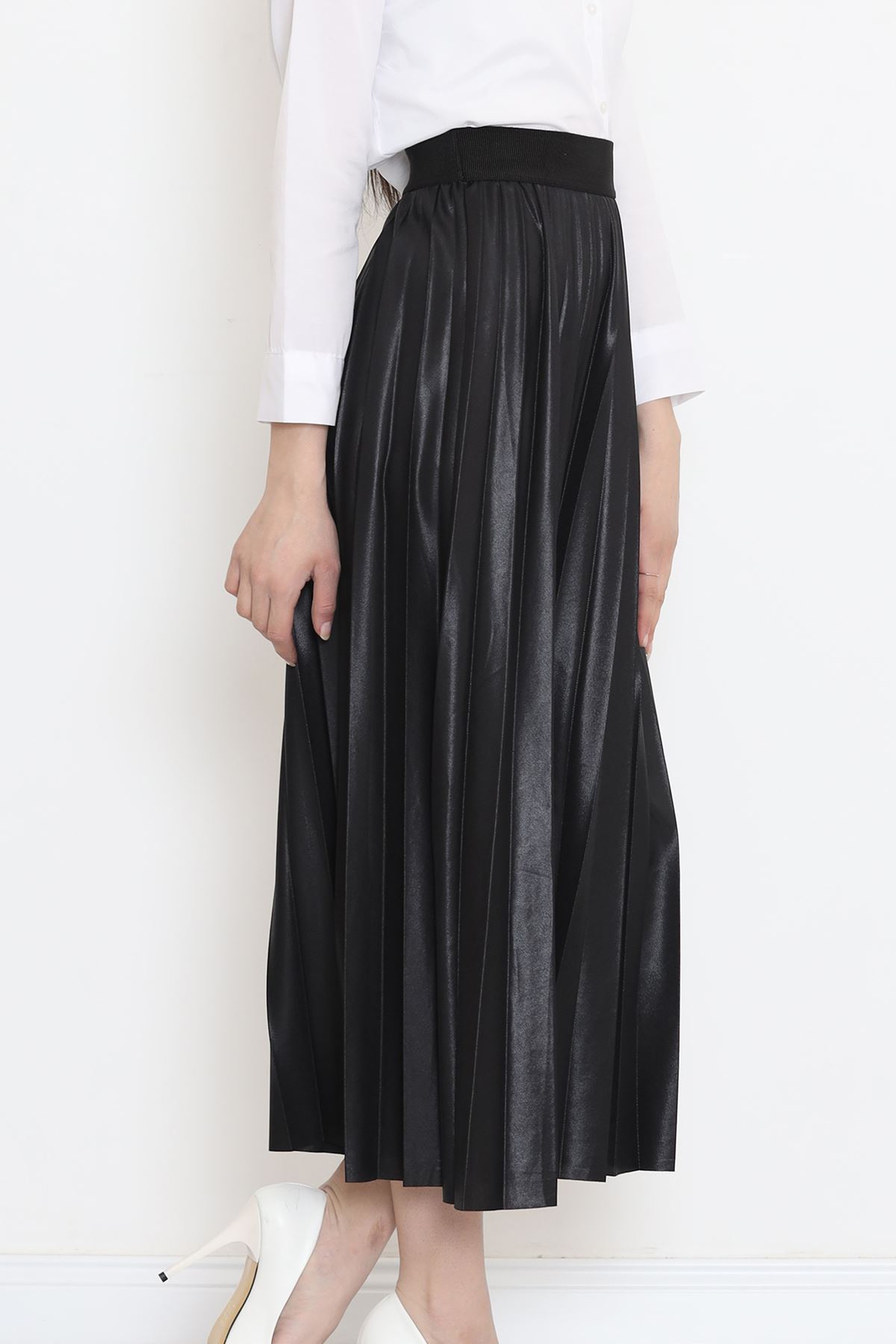 Pleated Skirt Black - 152425.1778.