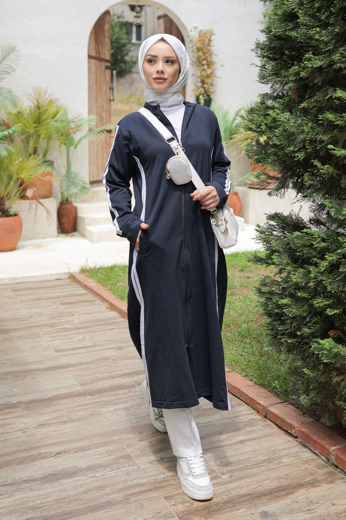 Striped Abaya Navy Blue - 20343.1778.