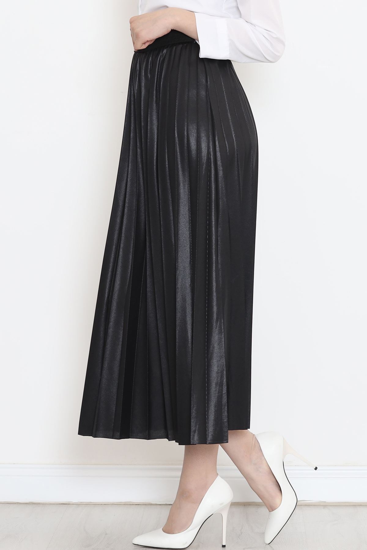 Pleated Skirt Black - 152425.1778.