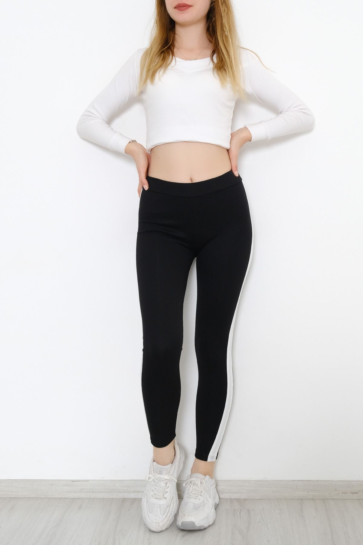 Single Stripe Ribbed Leggings Black and White - 10293.1567.