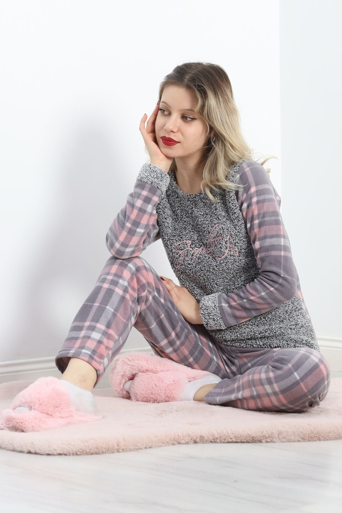 Peluş Polar Pijama Takımı Grikareli - 19178.1050.