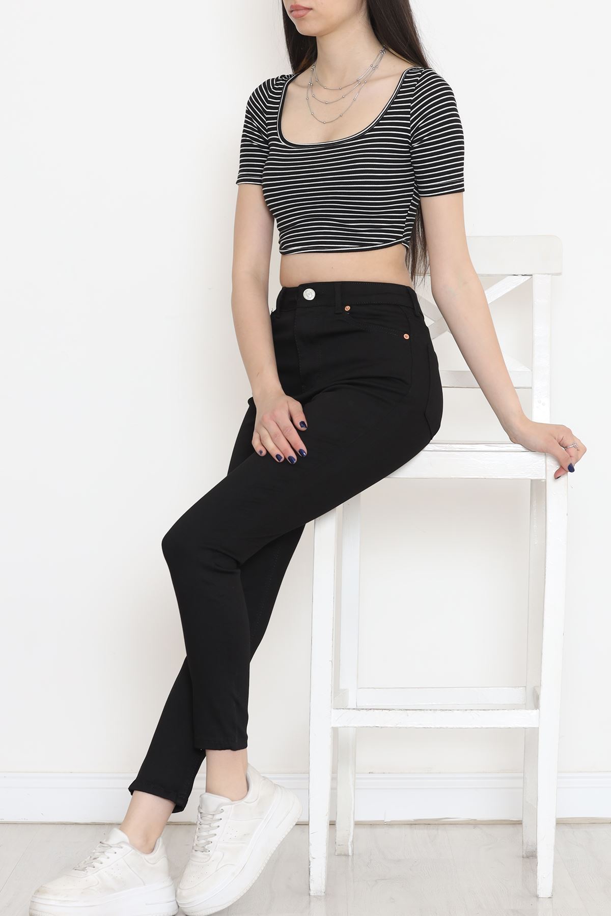 Narrow Leg Lycra Jeans Black - 18221.1431.