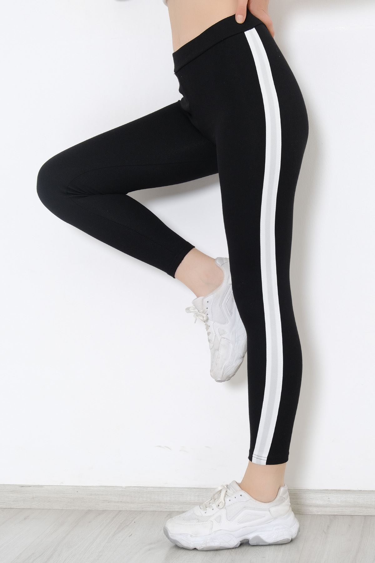 Single Stripe Ribbed Leggings Black and White - 10293.1567.