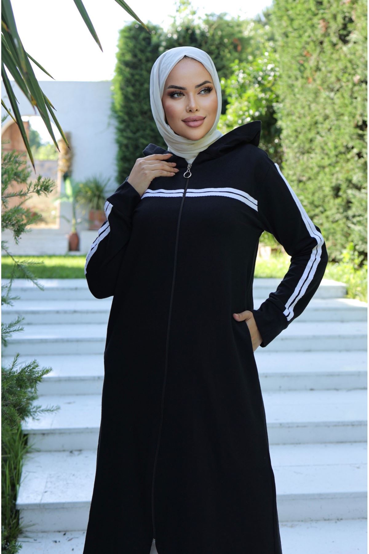 Striped Abaya Black - 20339.1778.