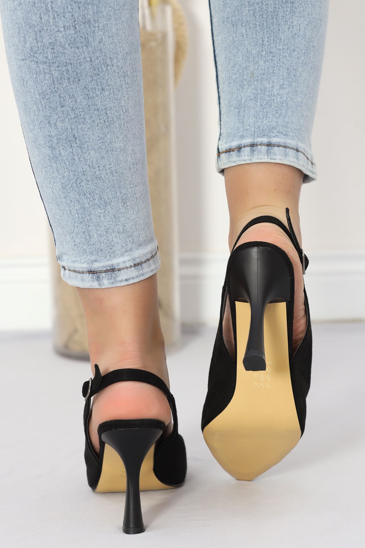 7 Cm Heeled Shoes Suede Black - 11847.264.