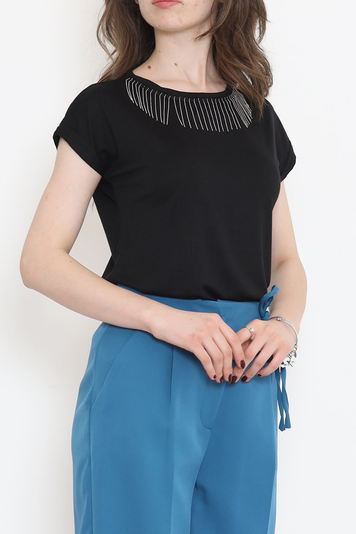 Blouse with Collar Chain Detail Black - 17121.599.