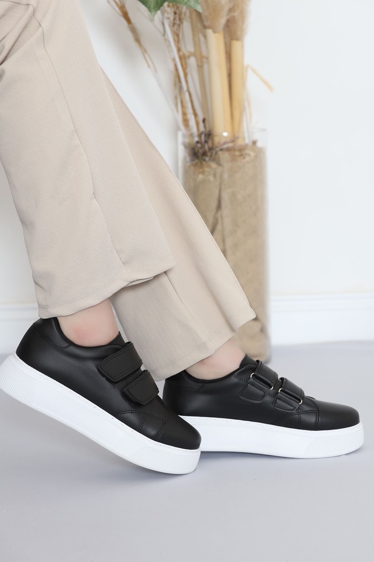 Casual Shoes Black and White - 11071.264.