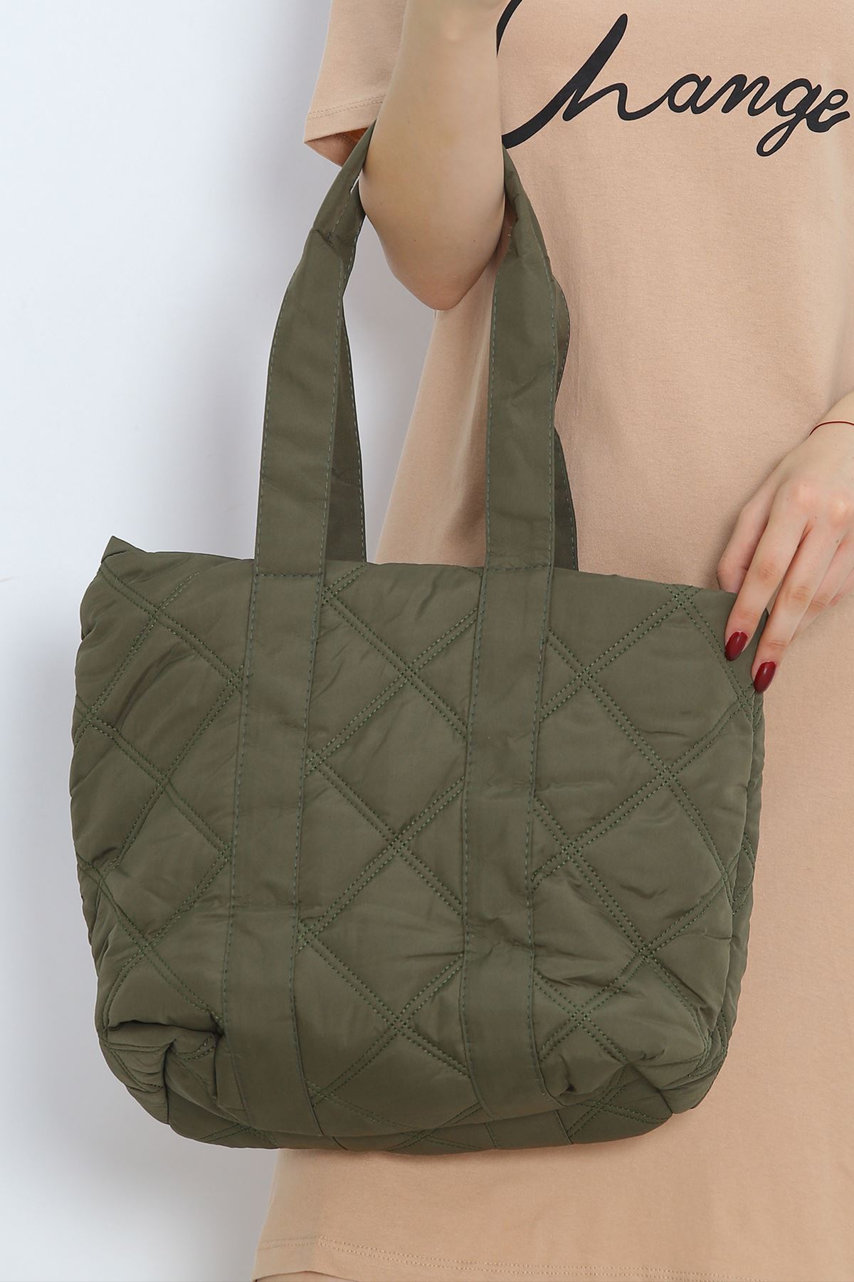 Large Quilted Sleeve Bag Khaki - 18920.1624.