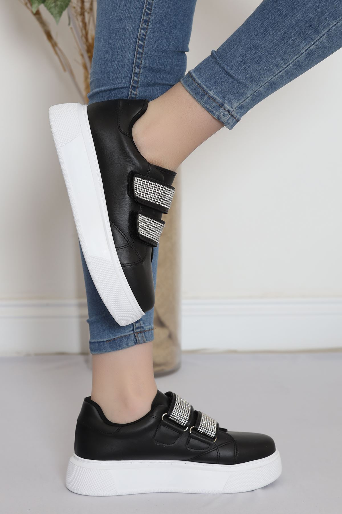 Double Band Stone Detailed Sneakers Black and White - 18217.264.