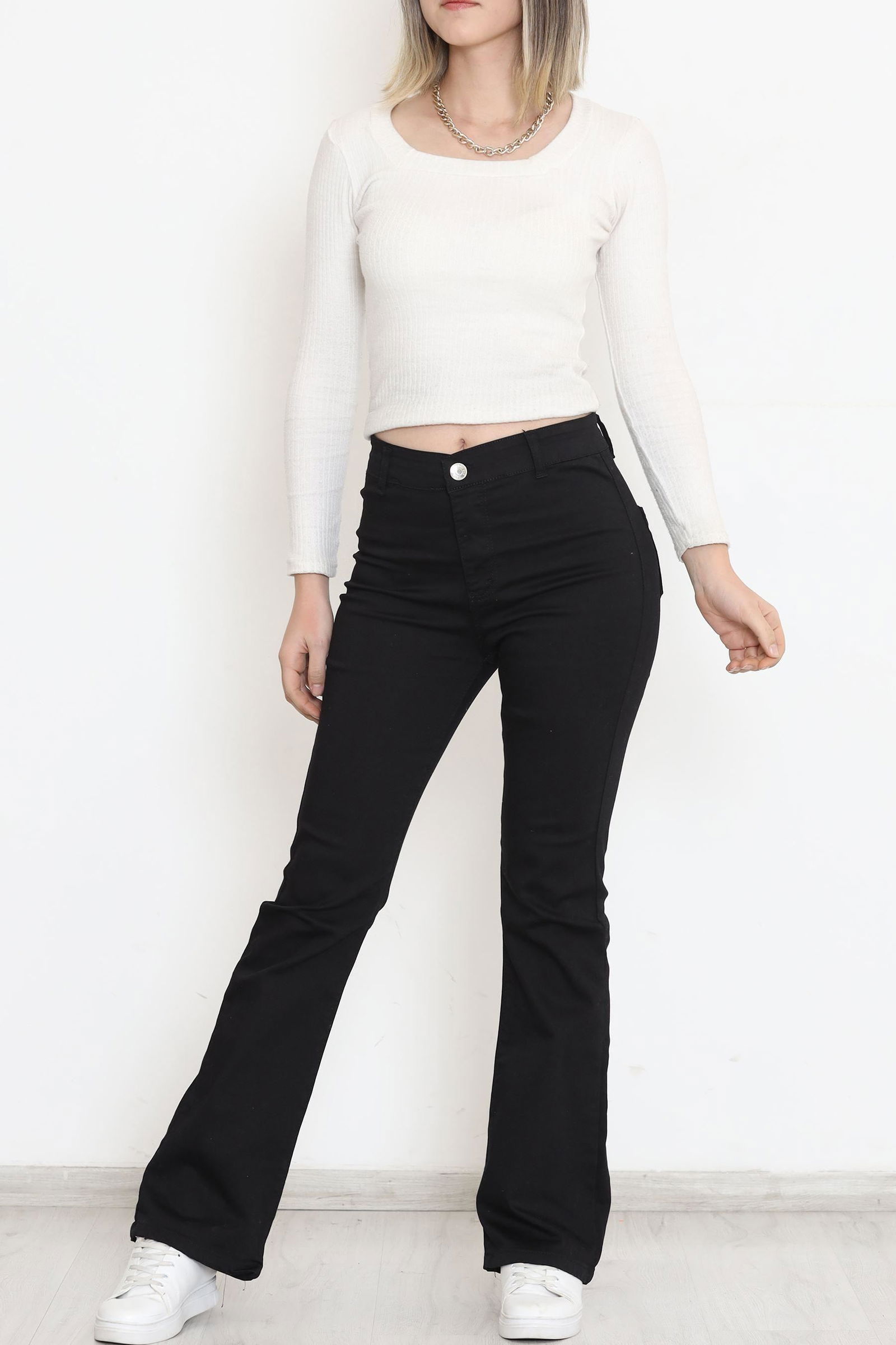 Flared Jeans with Pockets Black - 12606.1431.