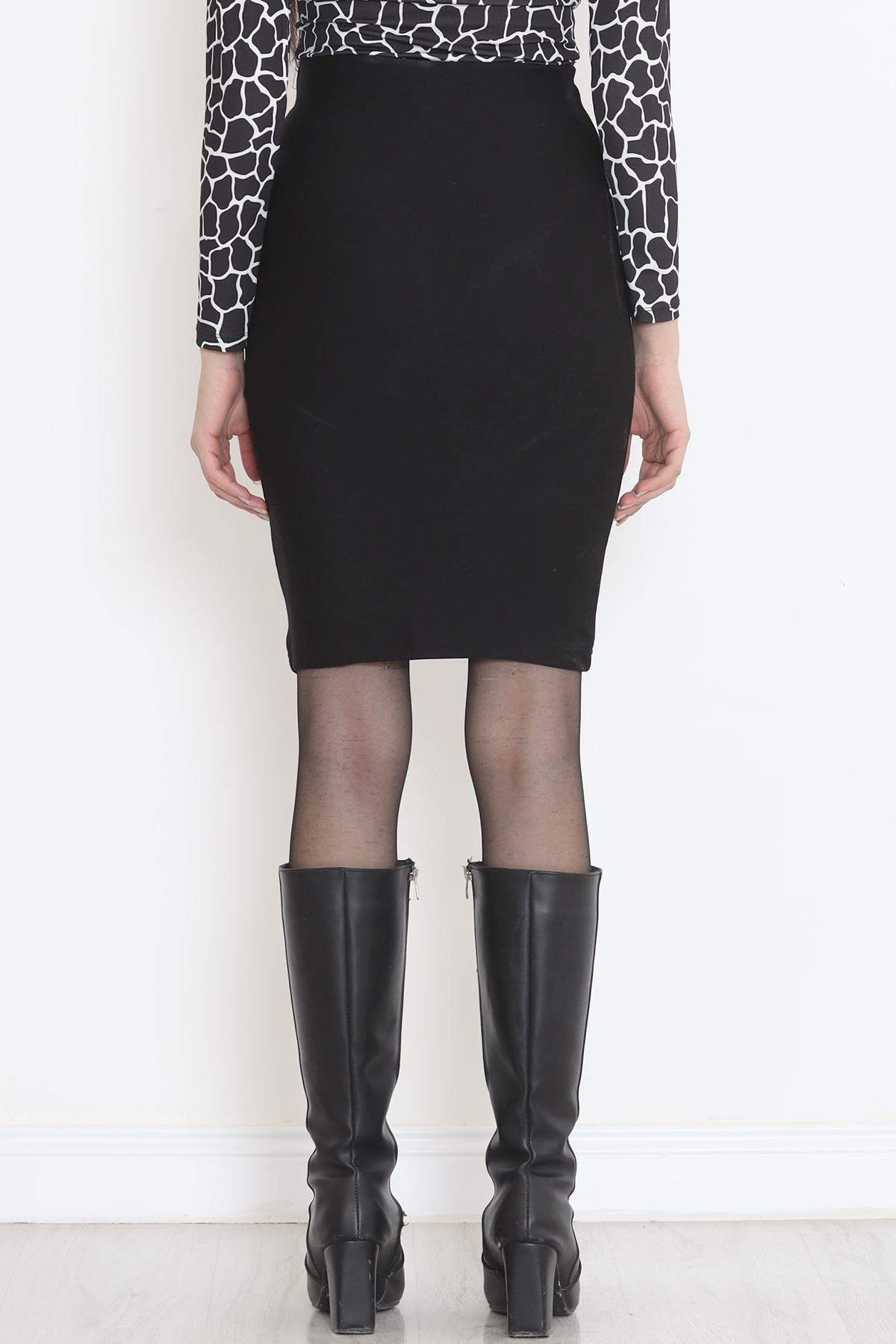 Pencil Skirt with Slits Black - 15904.1005.