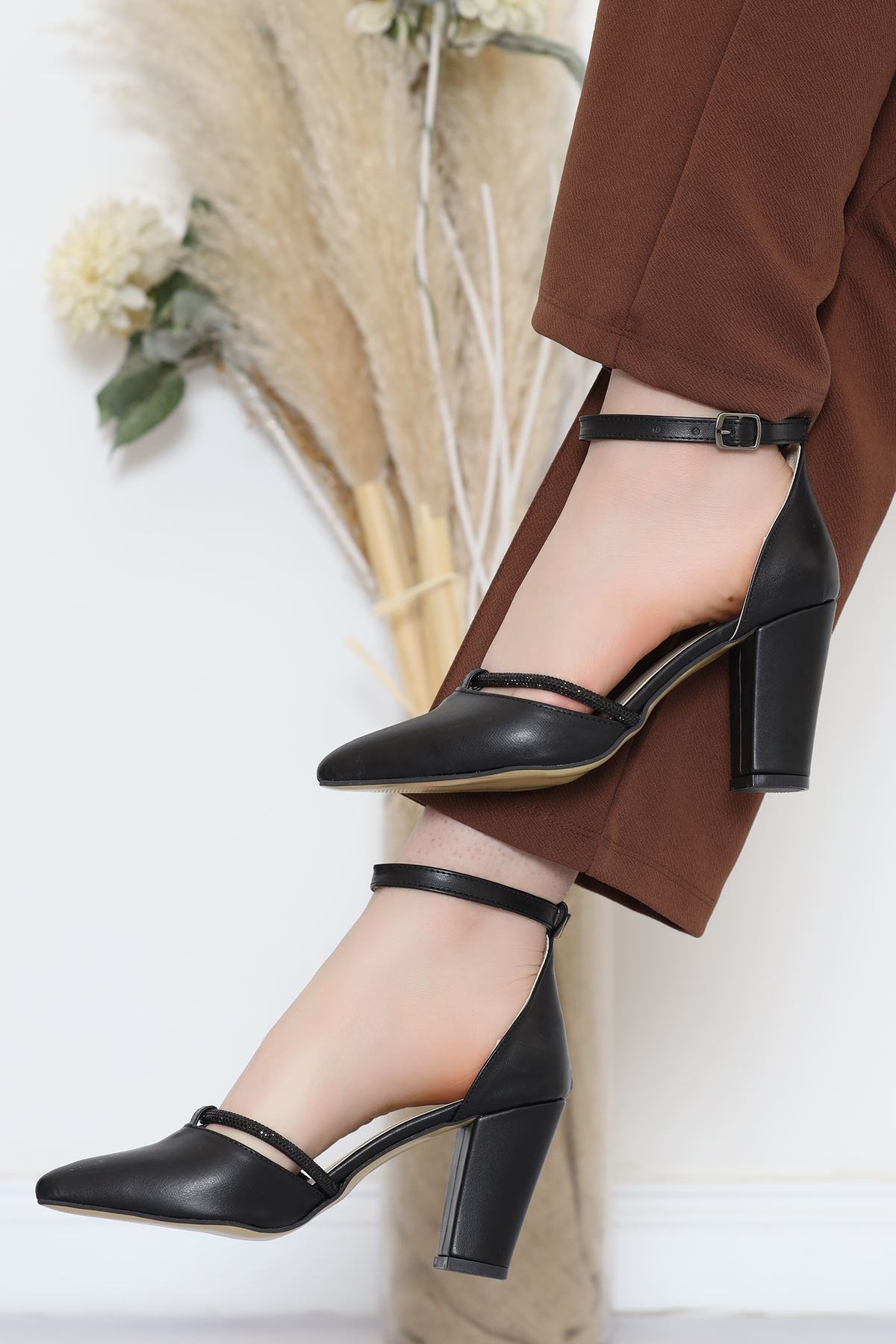 7 Cm Heeled Shoes Black Leather1