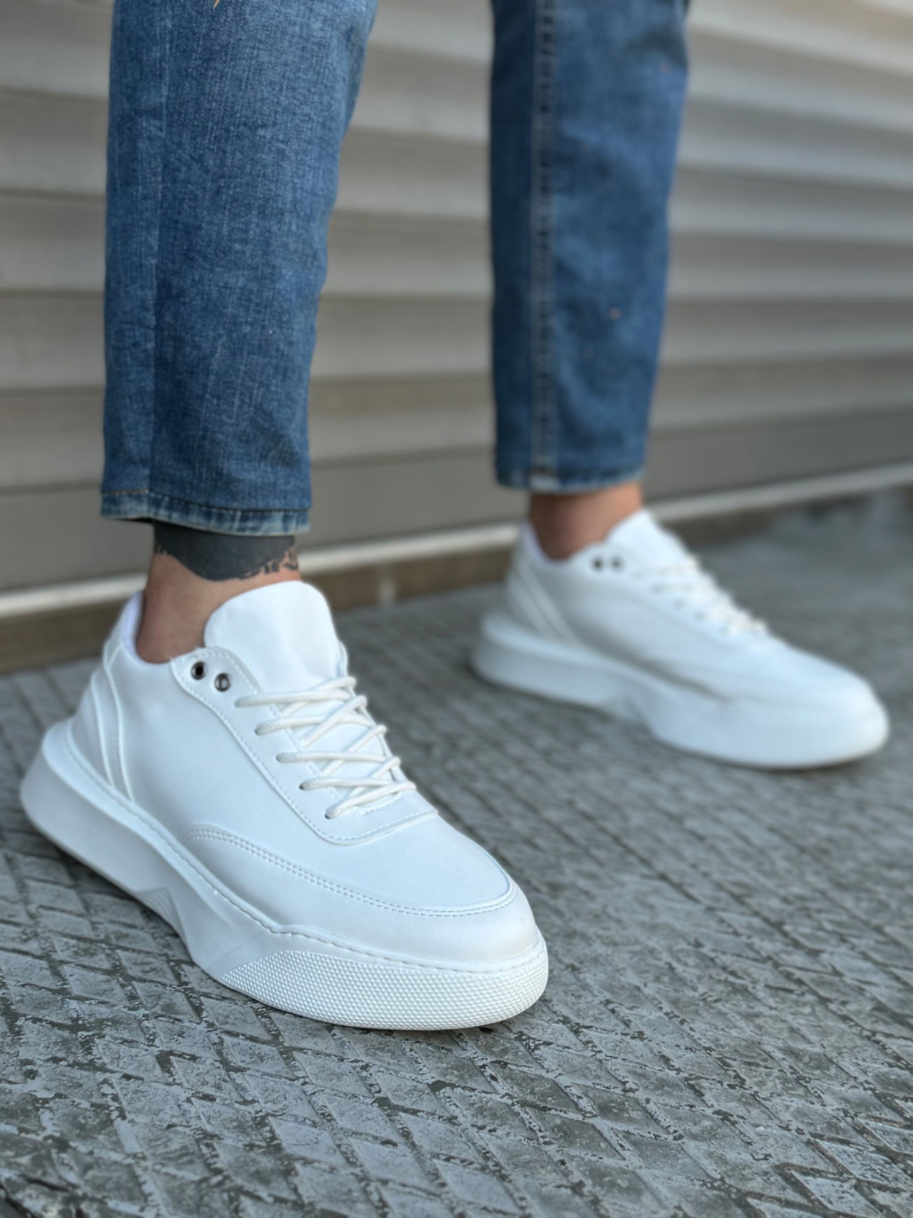 Casual Lace-Up Men's High Sole White Sneakers