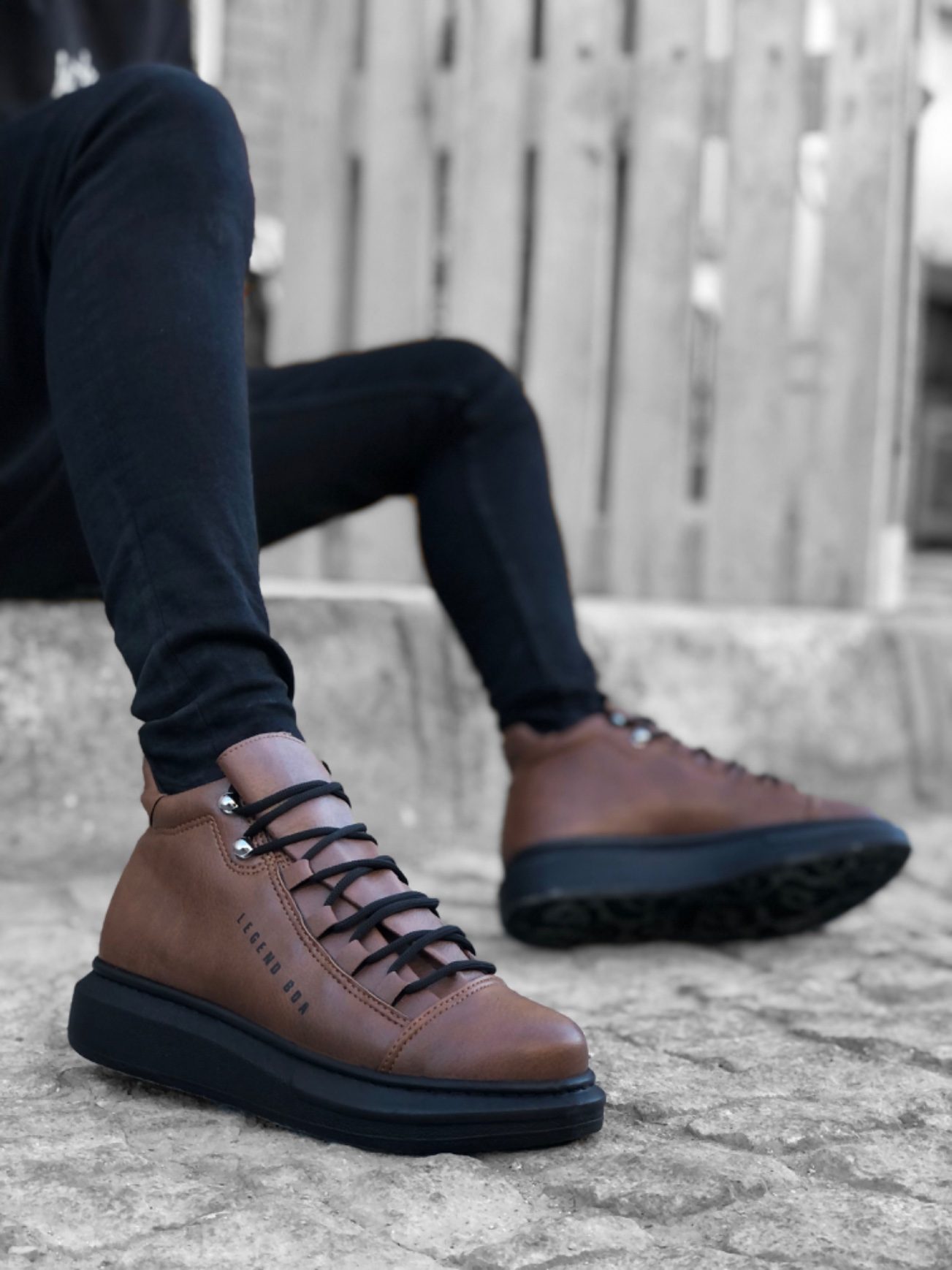 Lace-up High Tan Black Sole Men's Style Sport Boots