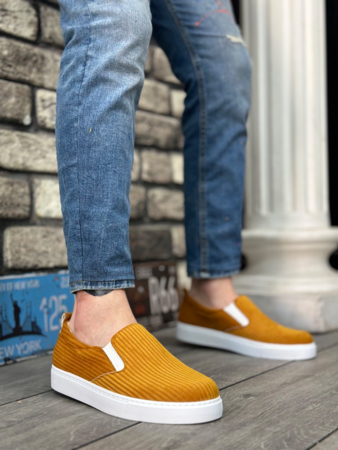 Unlaced Velvet Mustard White Sole Casual Men's Shoes