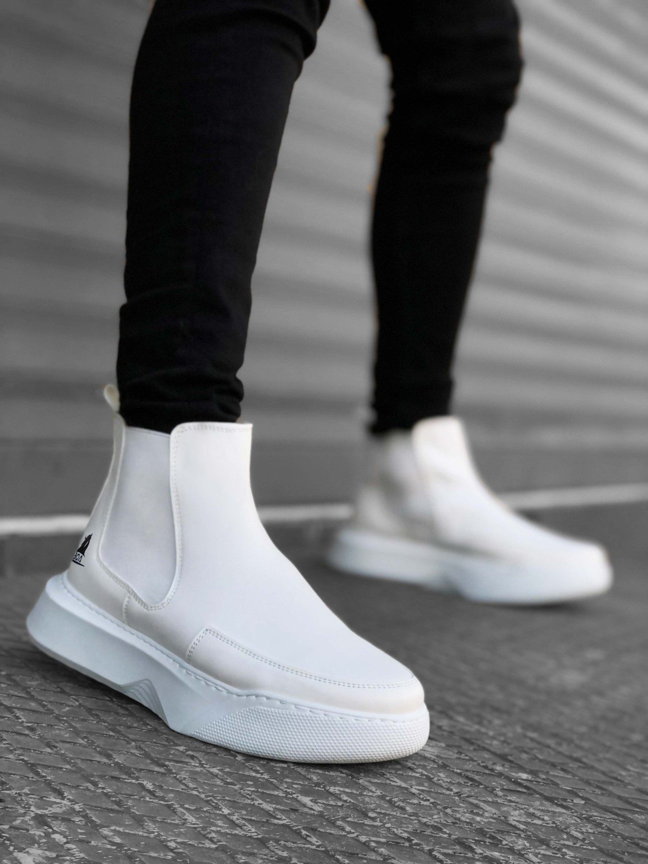 Men's High Sole White Sport Boots with Unlaced Straps