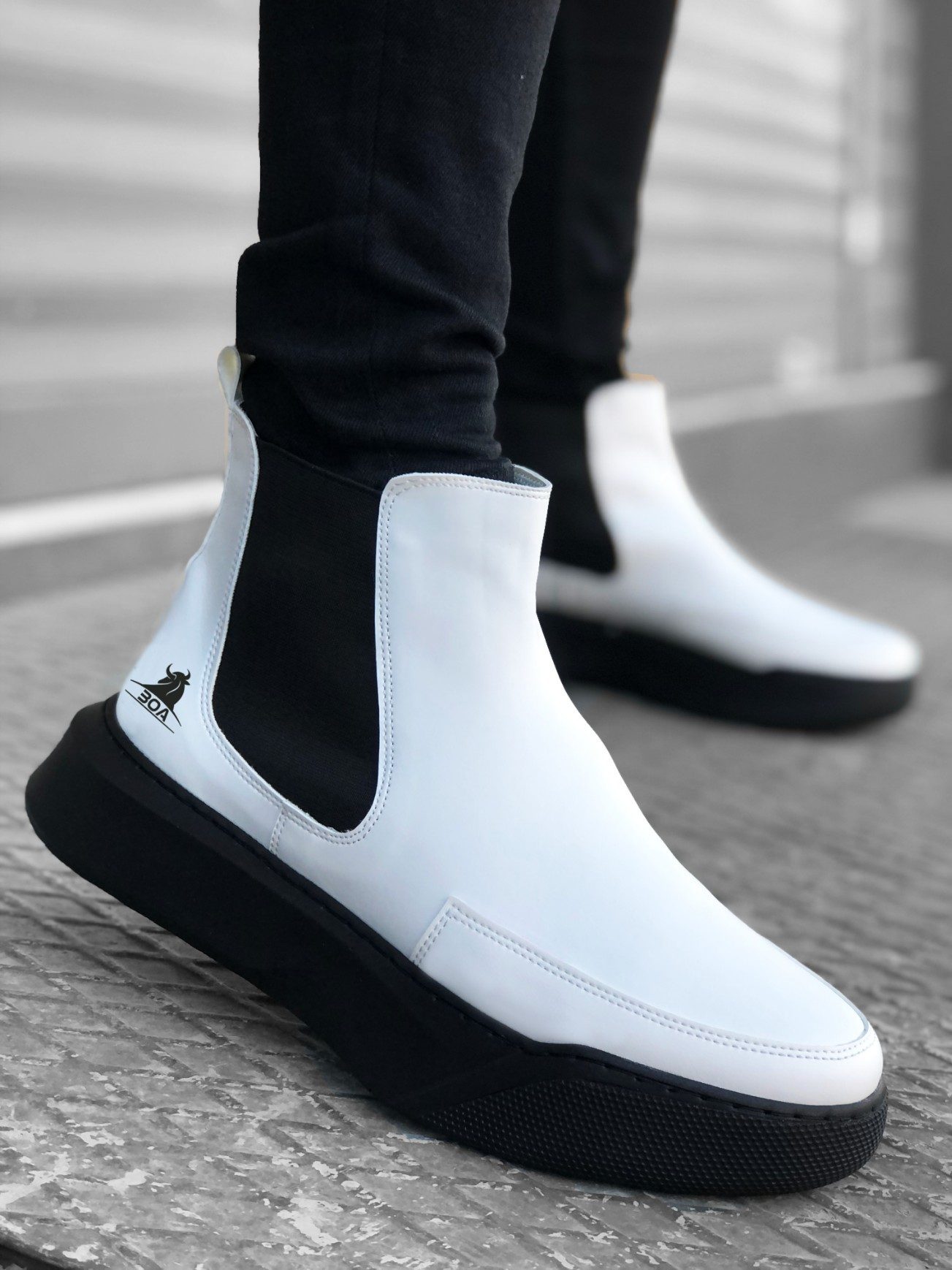 Men's High Sole White Black Sole Sport Boots with Lace-Up Straps