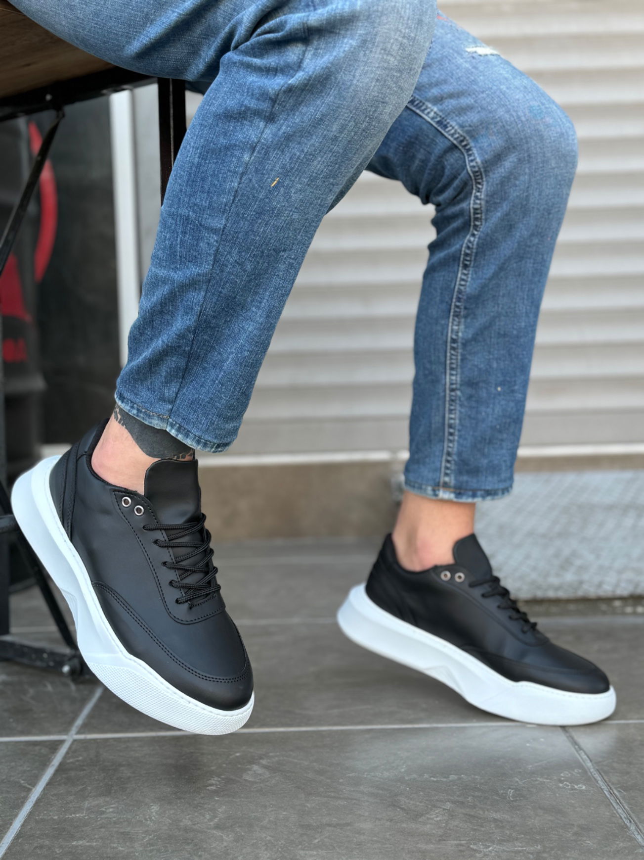 Casual Lace-Up Men's High Sole Black Sneakers