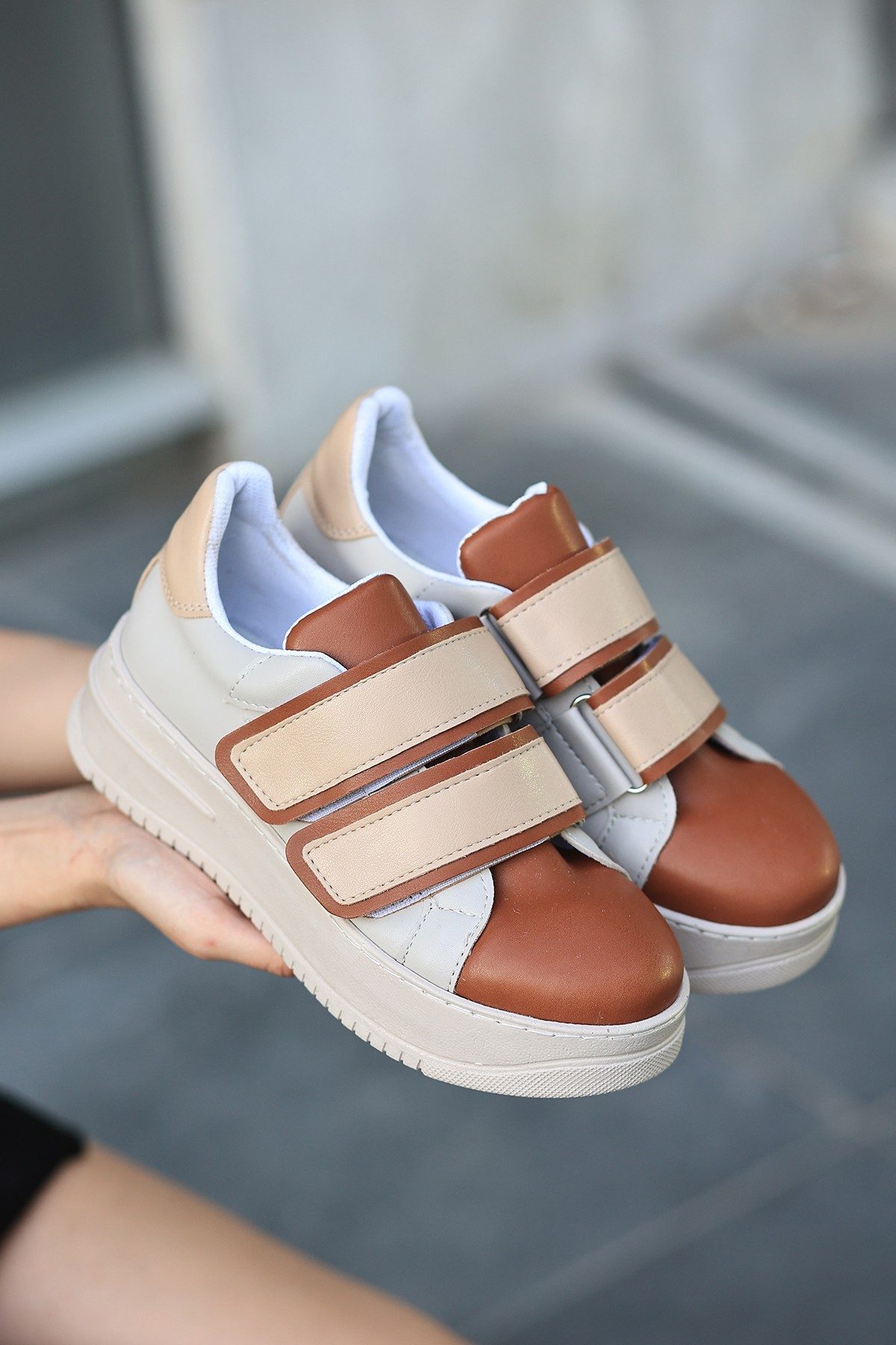 Cream Skin Tan Detailed Sneakers