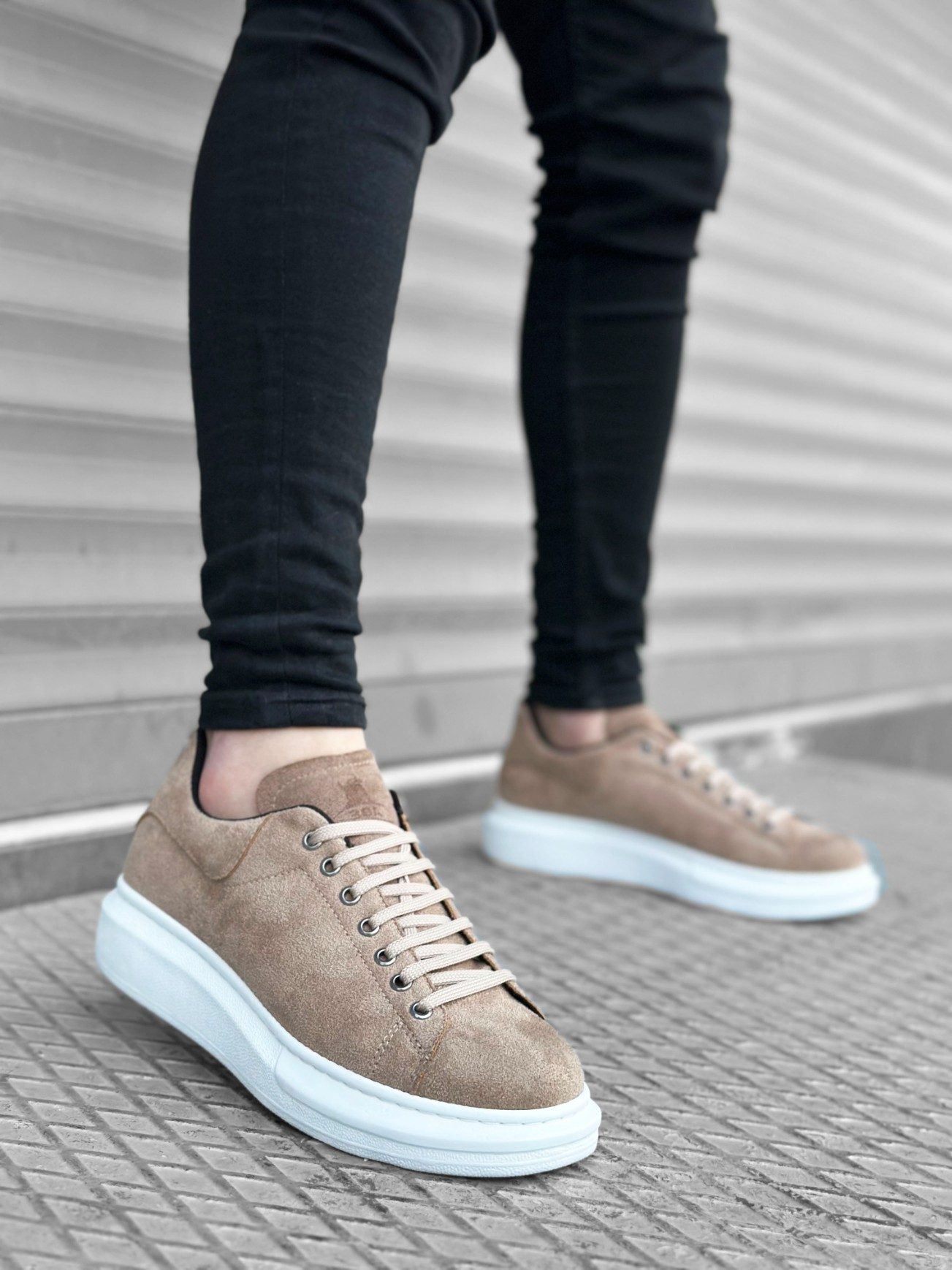 Thick High Sole Cream Suede Lace-Up Sneakers For Men