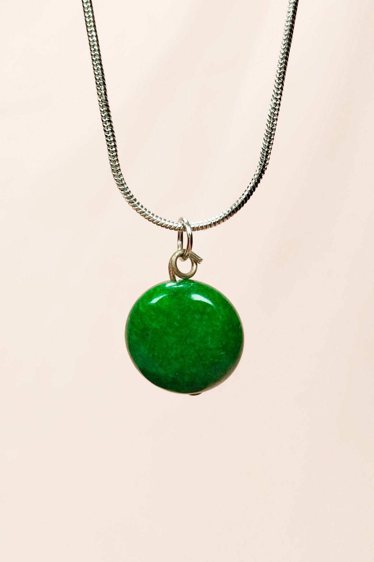 Emerald Natural Stone Handmade Pendant with Chain: 1.5 cm Chain: 20 cm Boxed