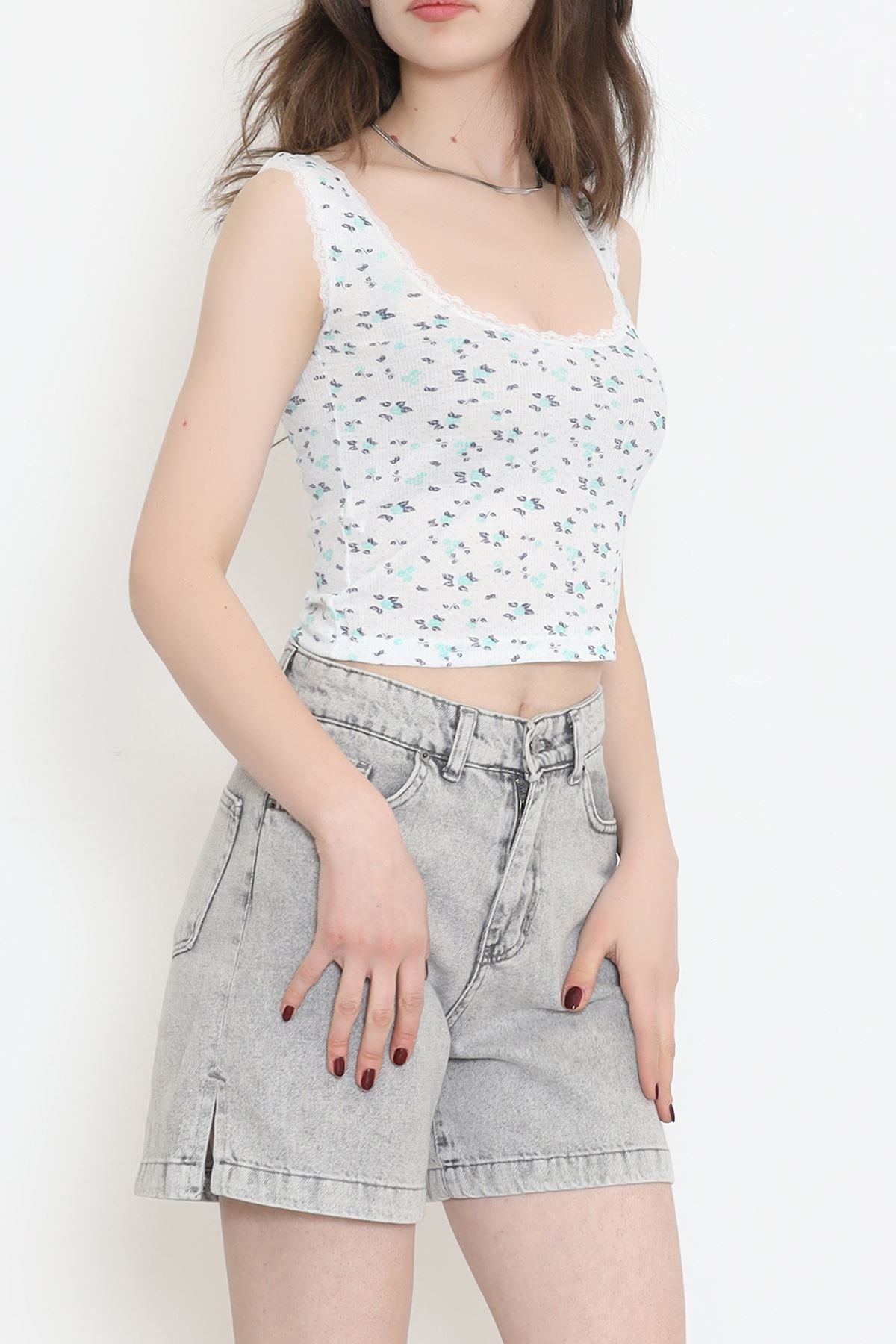 Crop Tank Top with Thick Straps Green