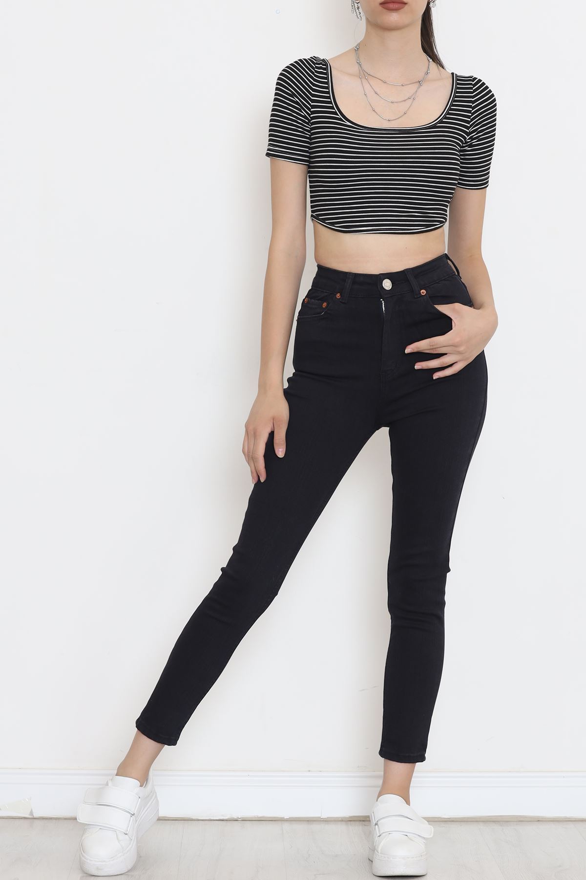 Narrow Leg Jeans Navy Blue1