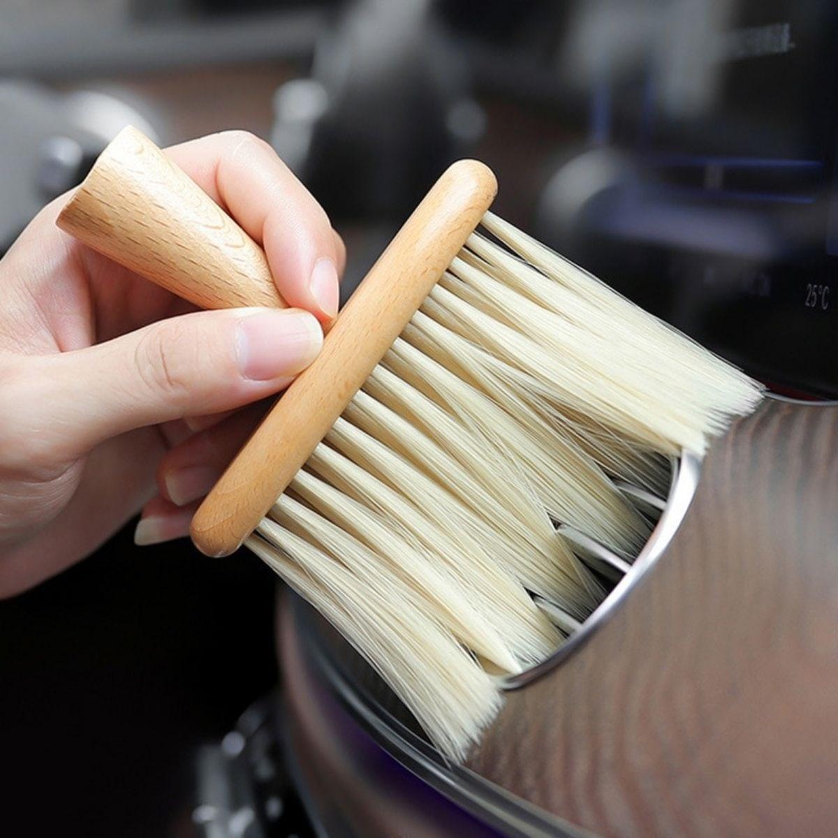 Wooden Handle Soft Bristle Cleaning Dusting Brush For Household Car