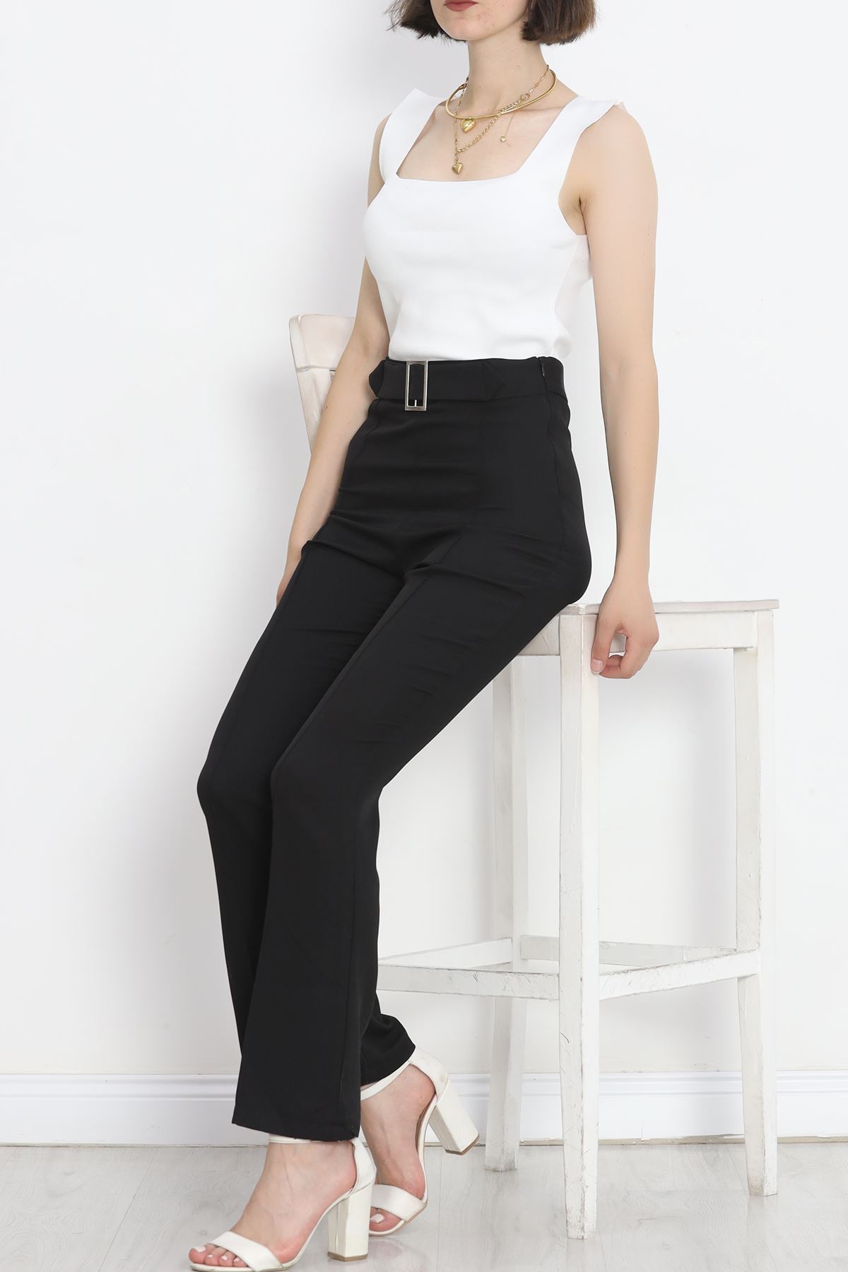 Belt Buckle Detailed Pants Black