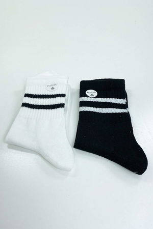 2 Pairs of Women's Socks