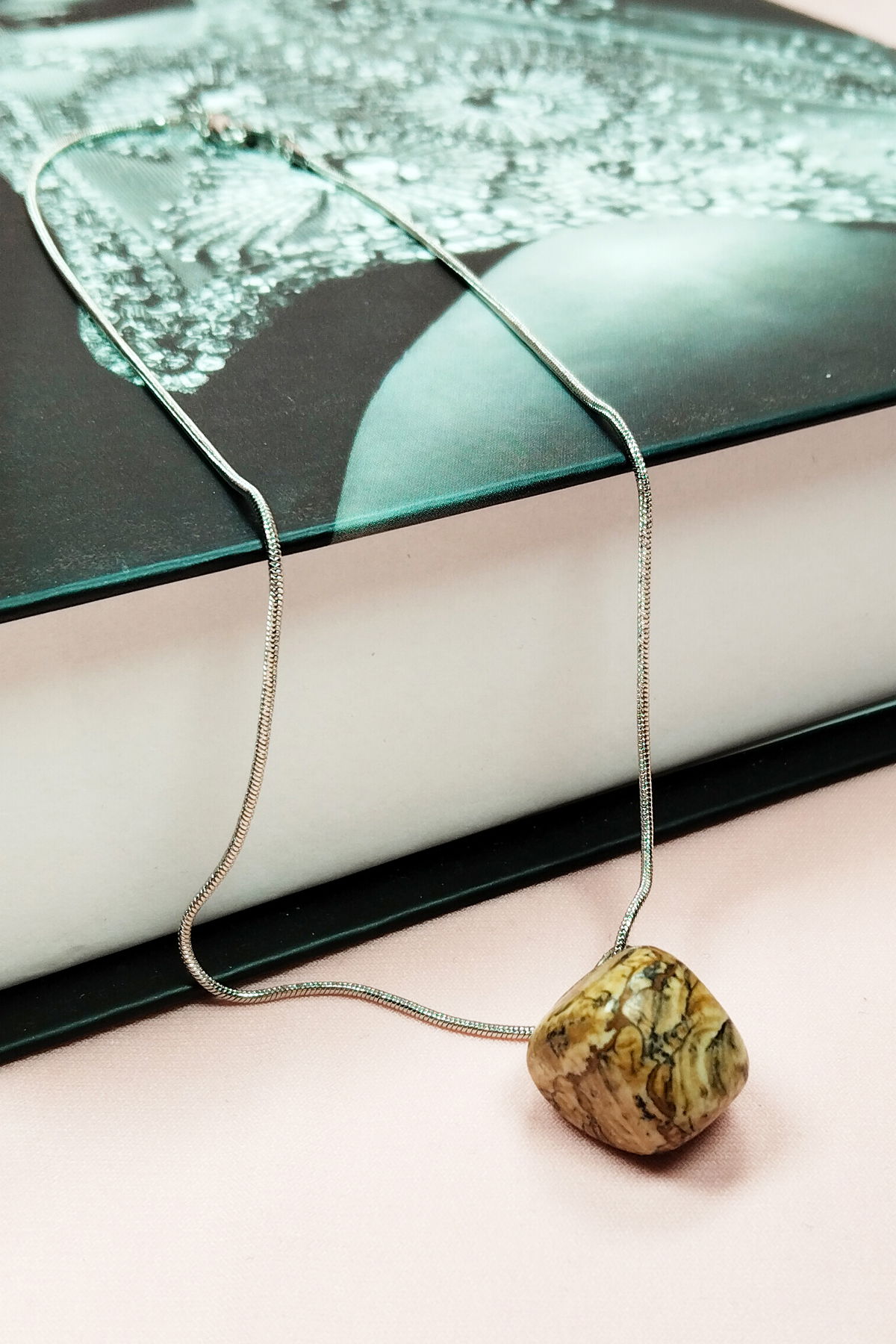 Jasper Natural Stone Handmade Pendant with Chain: 2 cm Chain: 20 cm Boxed