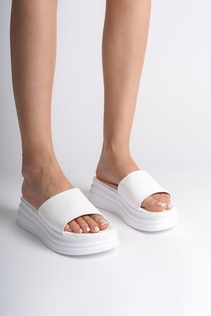 CLZ948 Flat Heeled Thick and Orthopedic Sole Women's Slippers BT White