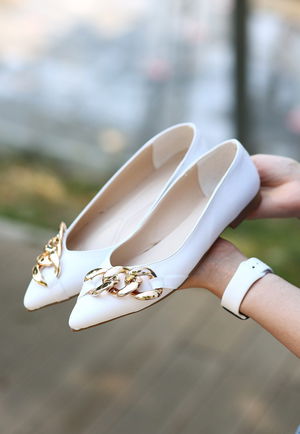 White Skin Chain Babet Shoes