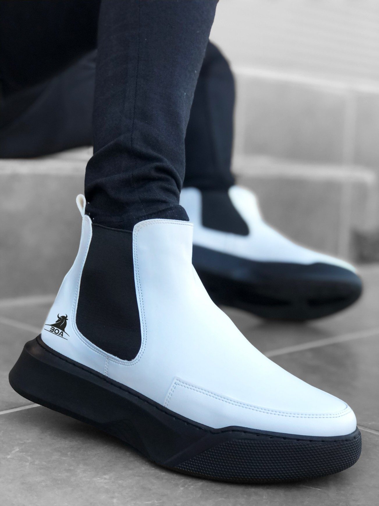 Men's High Sole White Black Sole Sport Boots with Lace-Up Straps